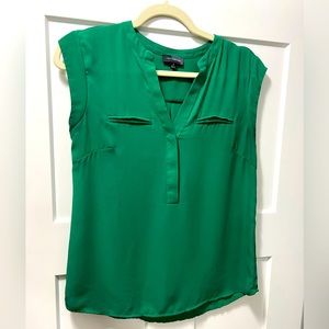 limited sleeveless blouse